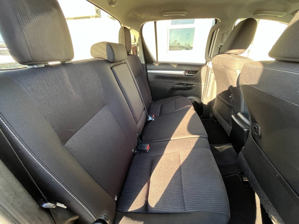 Used Toyota Hilux 2022 for sale - 77101015: Photo 18