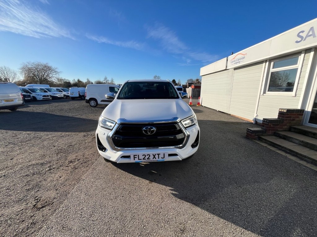 Used Toyota Hilux 2022 for sale - 77101015: Photo 2