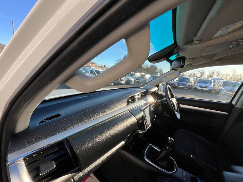 Used Toyota Hilux 2022 for sale - 77101015: Photo 32