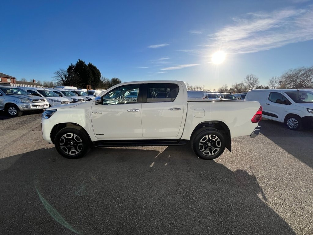 Used Toyota Hilux 2022 for sale - 77101015: Photo 4