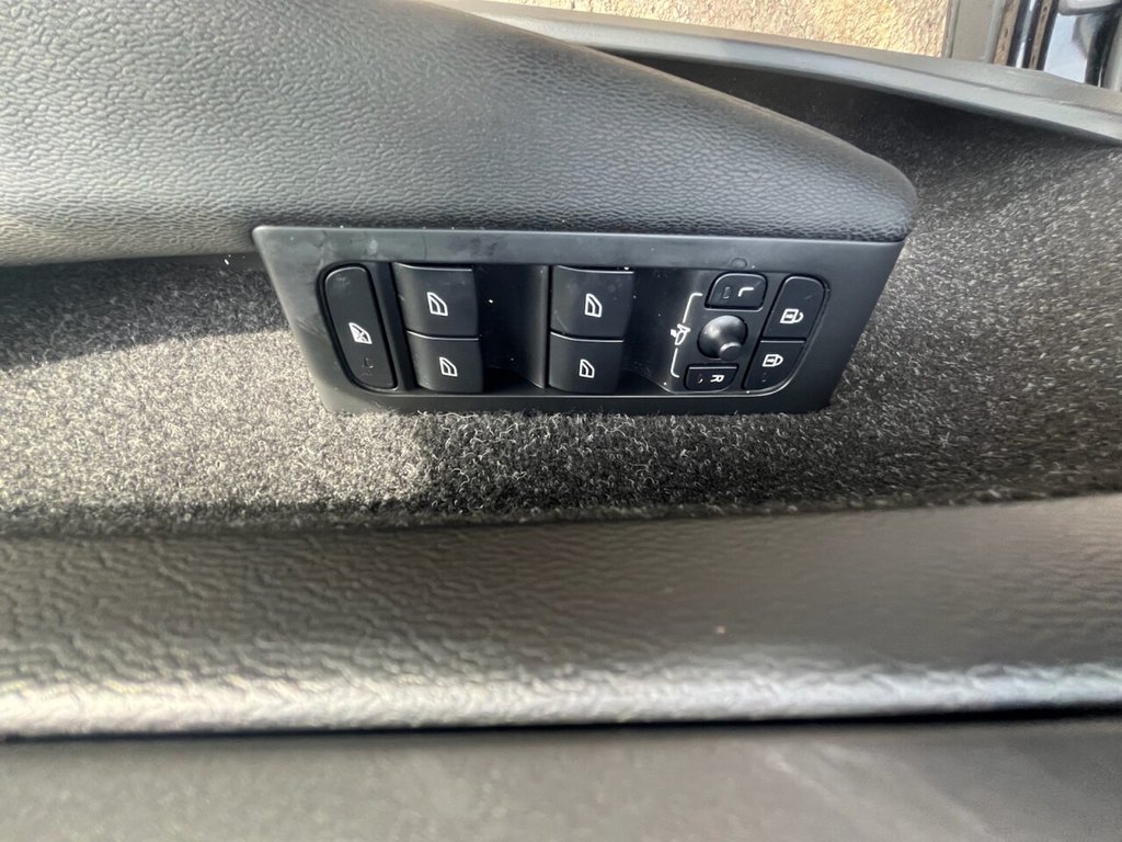 Used Volvo XC40 2019 for sale - 77621301: Photo 38