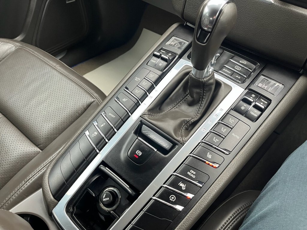 Used Porsche Macan 2015 for sale - 76317220: Photo 46