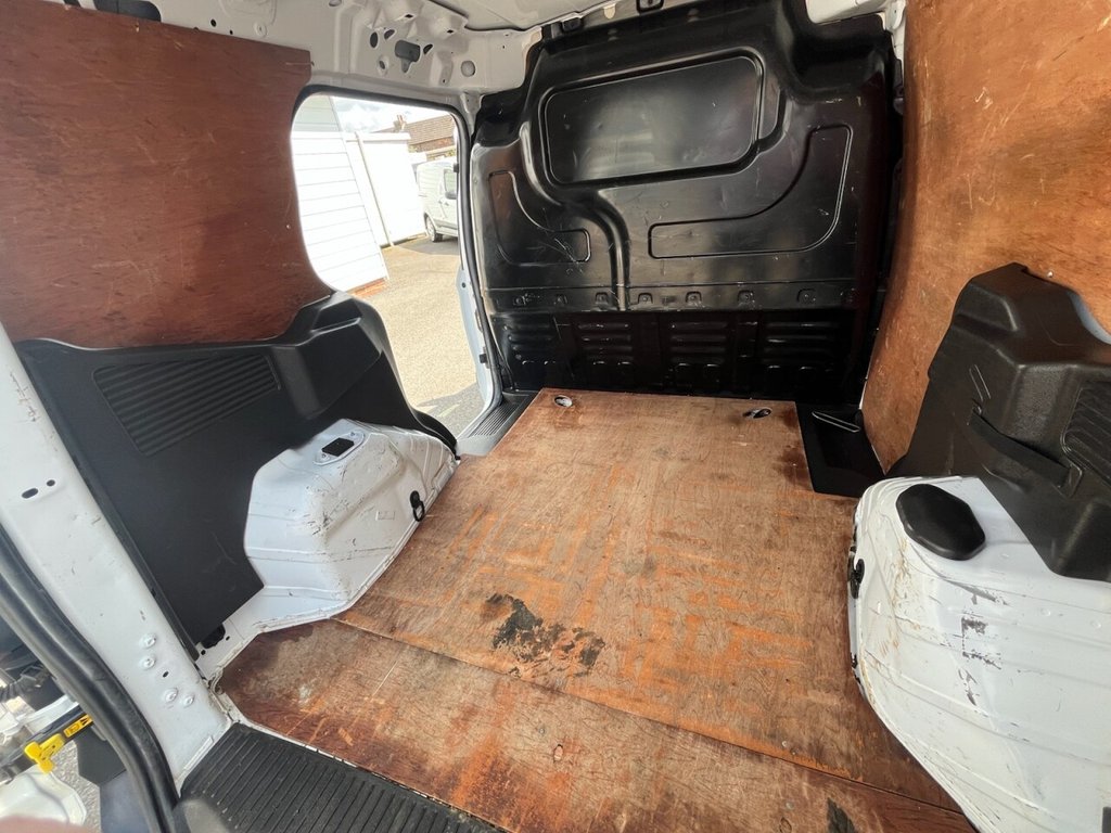 Used Ford Transit Courier 2018 for sale - 76841101: Photo 23