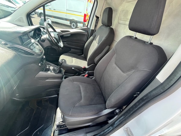 Used Ford Transit Courier 2018 for sale - 74916071: Photo 19