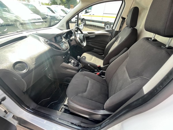 Used Ford Transit Courier 2018 for sale - 74916071: Photo 20