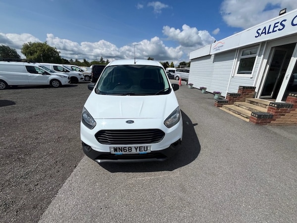 Used Ford Transit Courier 2018 for sale - 74916071: Photo 2