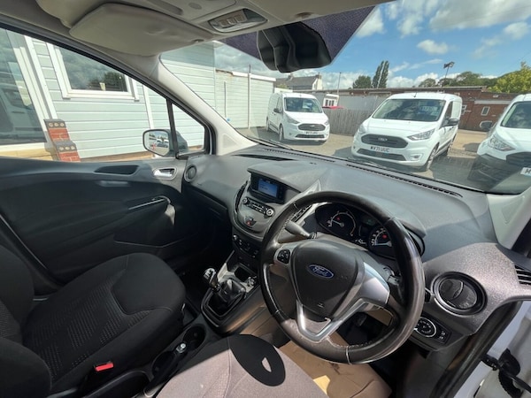Used Ford Transit Courier 2018 for sale - 74916071: Photo 31