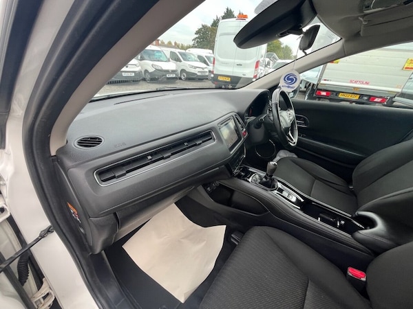 Used Honda HR-V 2015 for sale - 76105562: Photo 28