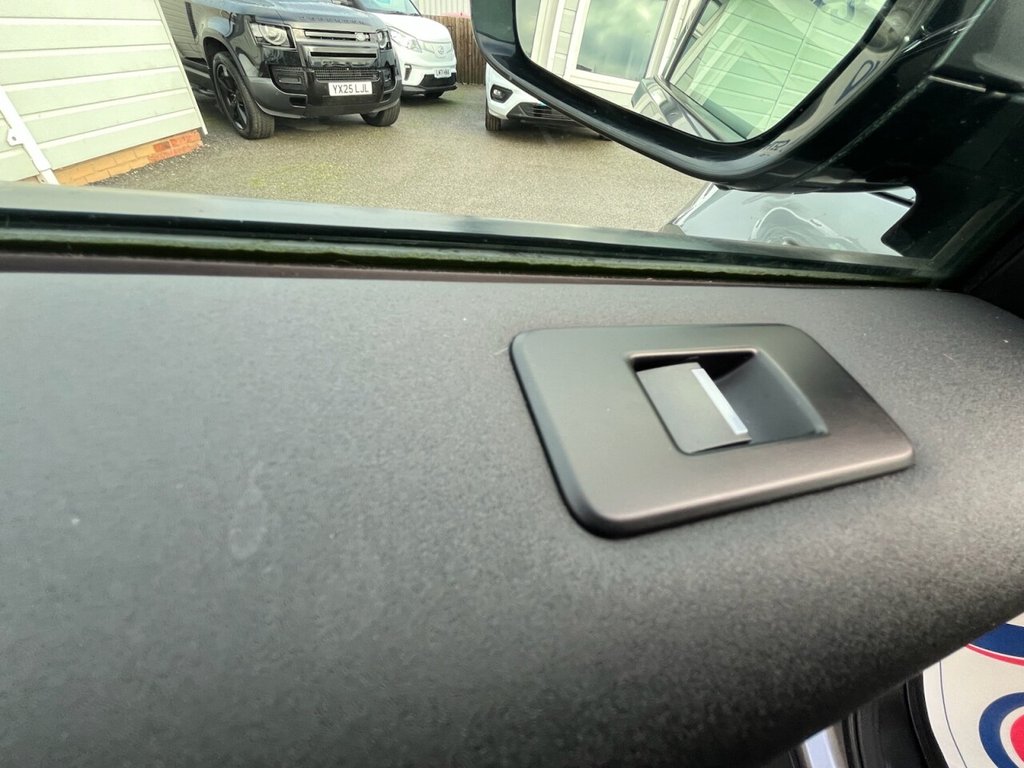 Used Land Rover Discovery 2020 for sale - 76686218: Photo 38