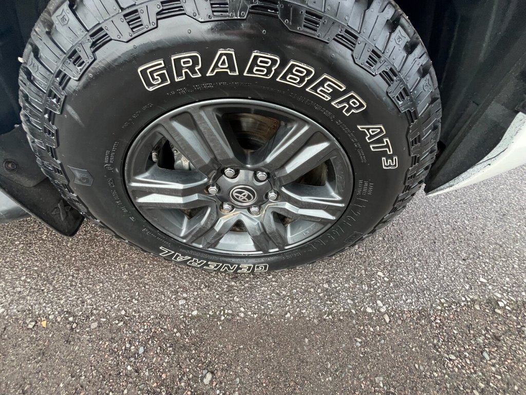 Used Toyota Hilux 2021 for sale - 77275704: Photo 4