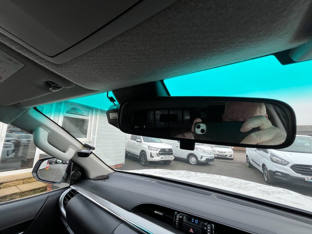 Used Toyota Hilux 2021 for sale - 77275704: Photo 43