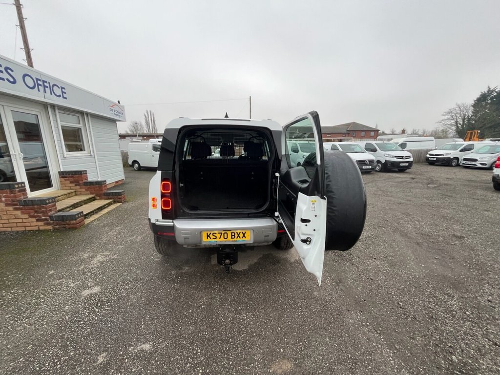 Used Land Rover Defender 110 2020 for sale - 76178525: Photo 34