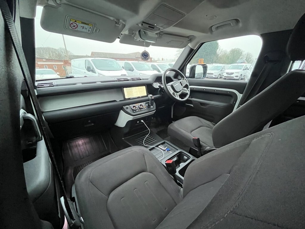 Used Land Rover Defender 110 2020 for sale - 76178525: Photo 40