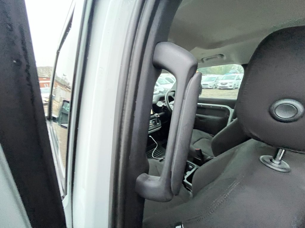 Used Land Rover Defender 110 2020 for sale - 76178525: Photo 41