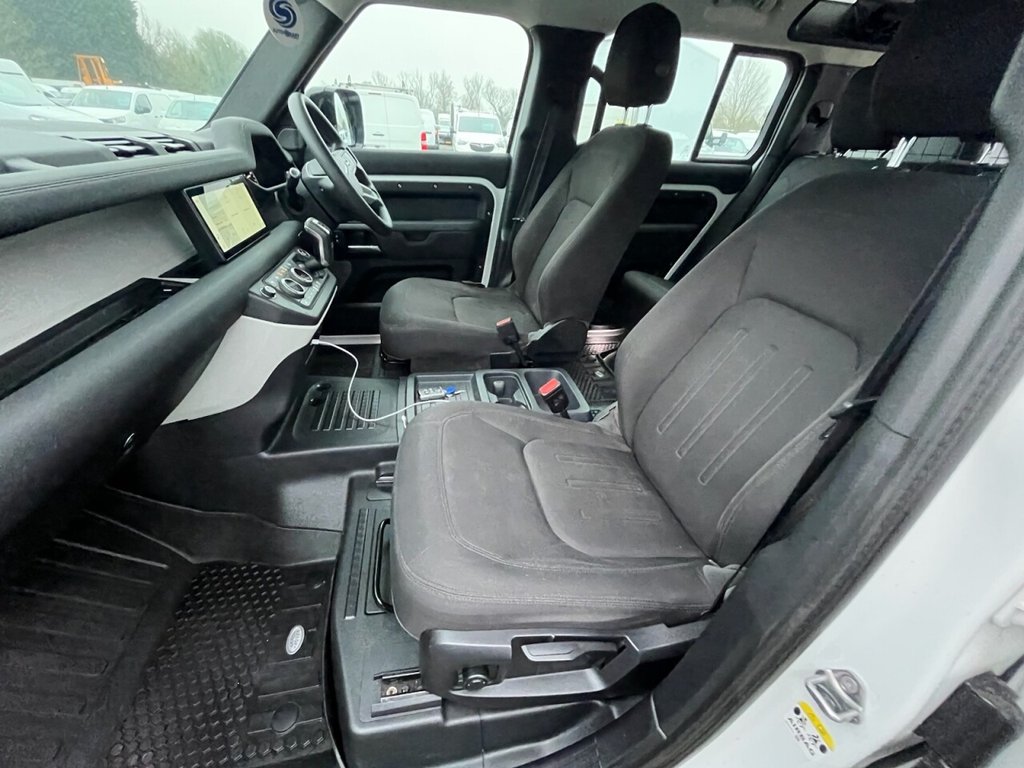 Used Land Rover Defender 110 2020 for sale - 76178525: Photo 46