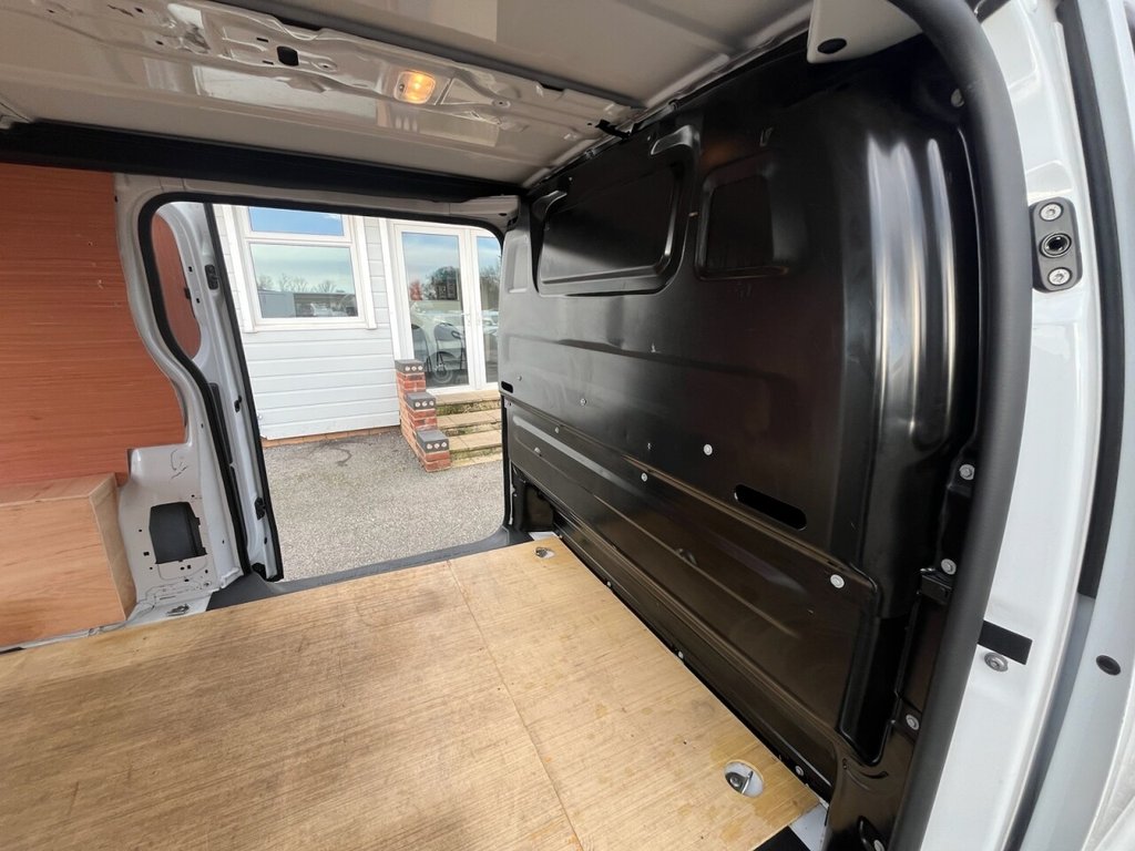 Used Vauxhall Vivaro 2022 for sale - 77110861: Photo 24
