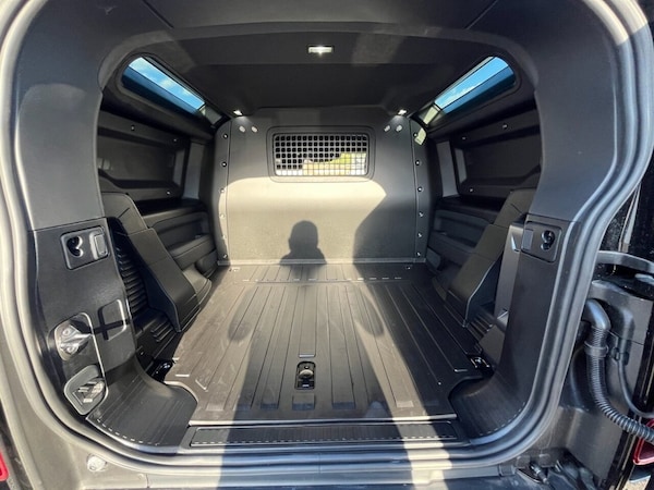 Used Land Rover Defender 2025 for sale - 76132707: Photo 27