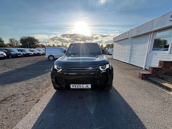 Used Land Rover Defender 2025 for sale - 76132707: Photo