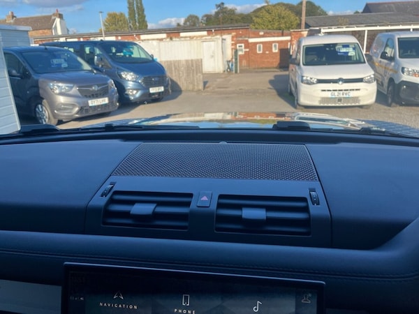Used Land Rover Defender 2025 for sale - 76132707: Photo 48