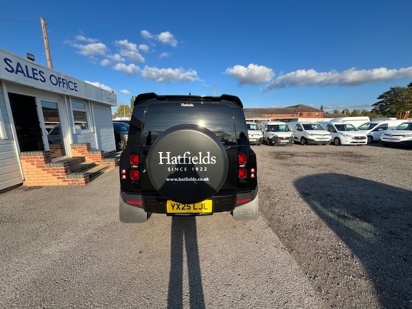 Used Land Rover Defender 2025 for sale - 76132707: Photo 8