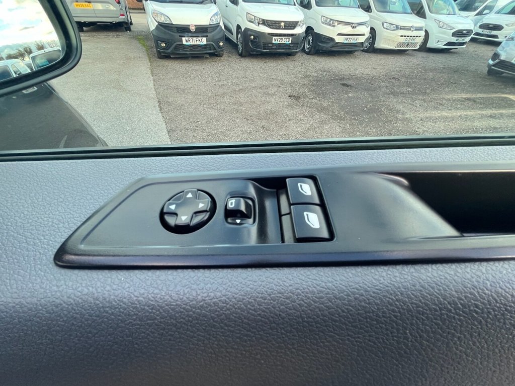 Used Vauxhall Vivaro Life 2022 for sale - 76386697: Photo 31
