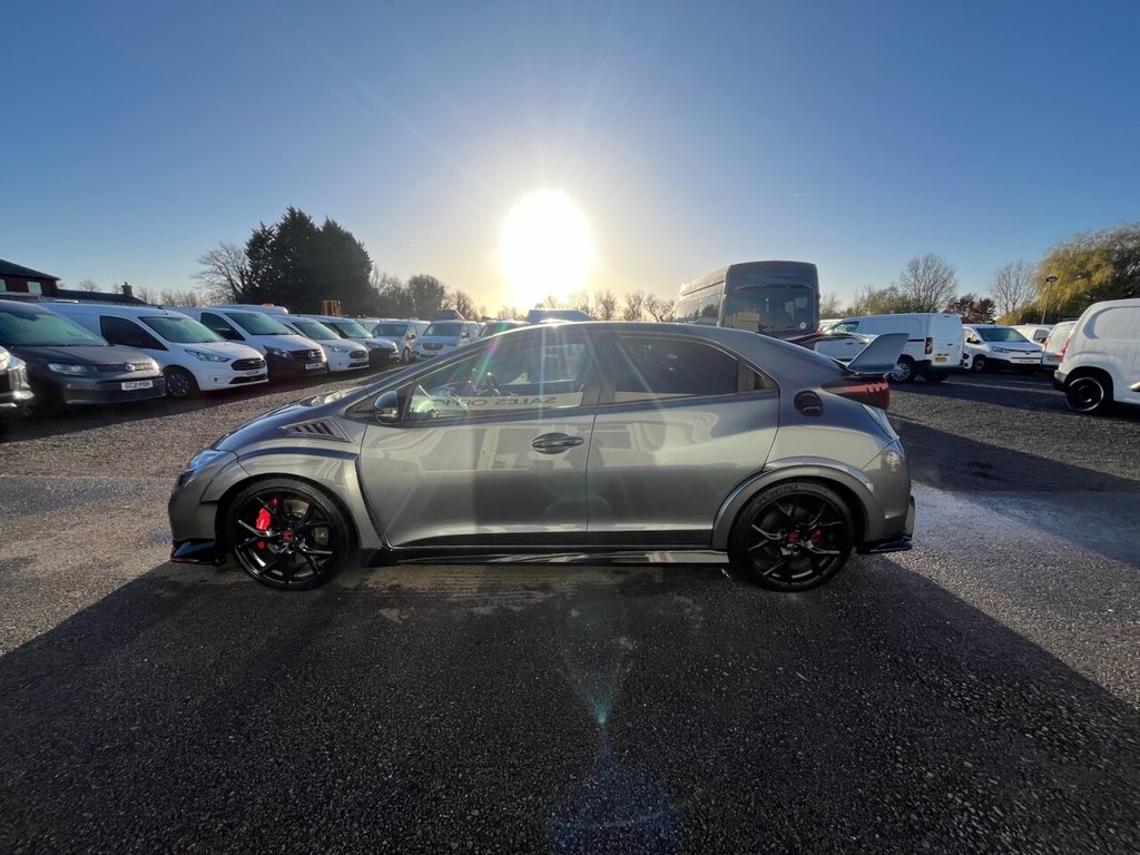 Used Honda Civic 2016 for sale - 76768461: Photo 24