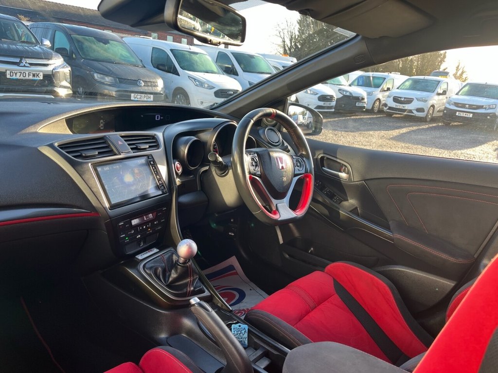 Used Honda Civic 2016 for sale - 76768461: Photo 32