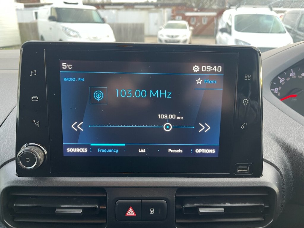 Used Peugeot Partner 2021 for sale - 77052632: Photo 44