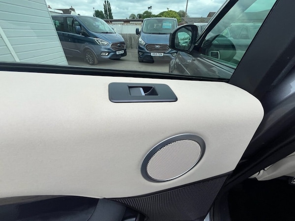 Used Land Rover Discovery 2017 for sale - 74616833: Photo 50