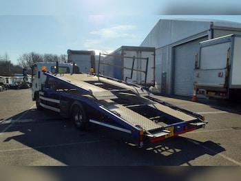 Used Isuzu Forward 2017 for sale - 74183008: Photo