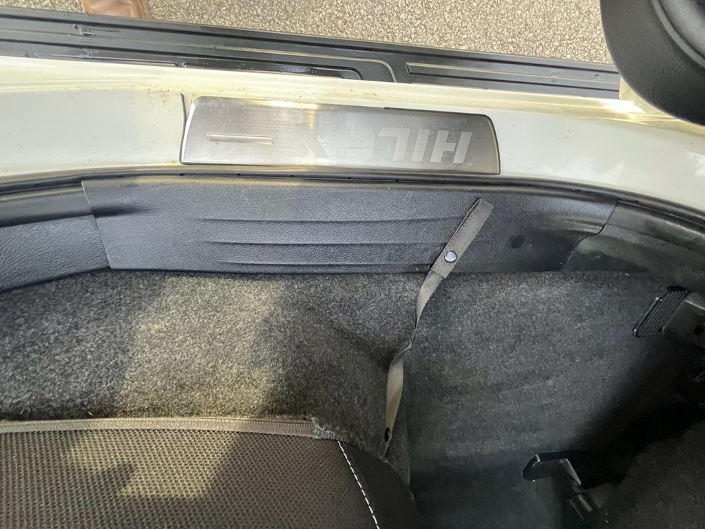 Used Toyota Hilux 2022 for sale - 77153300: Photo 28