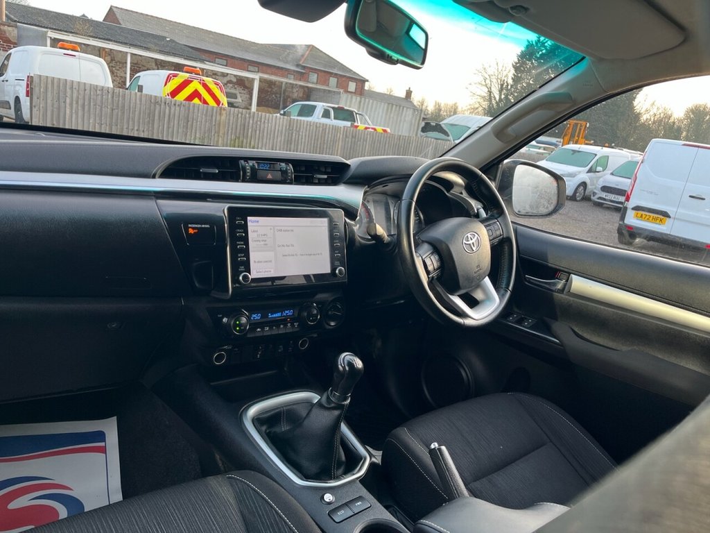 Used Toyota Hilux 2022 for sale - 77153300: Photo 32