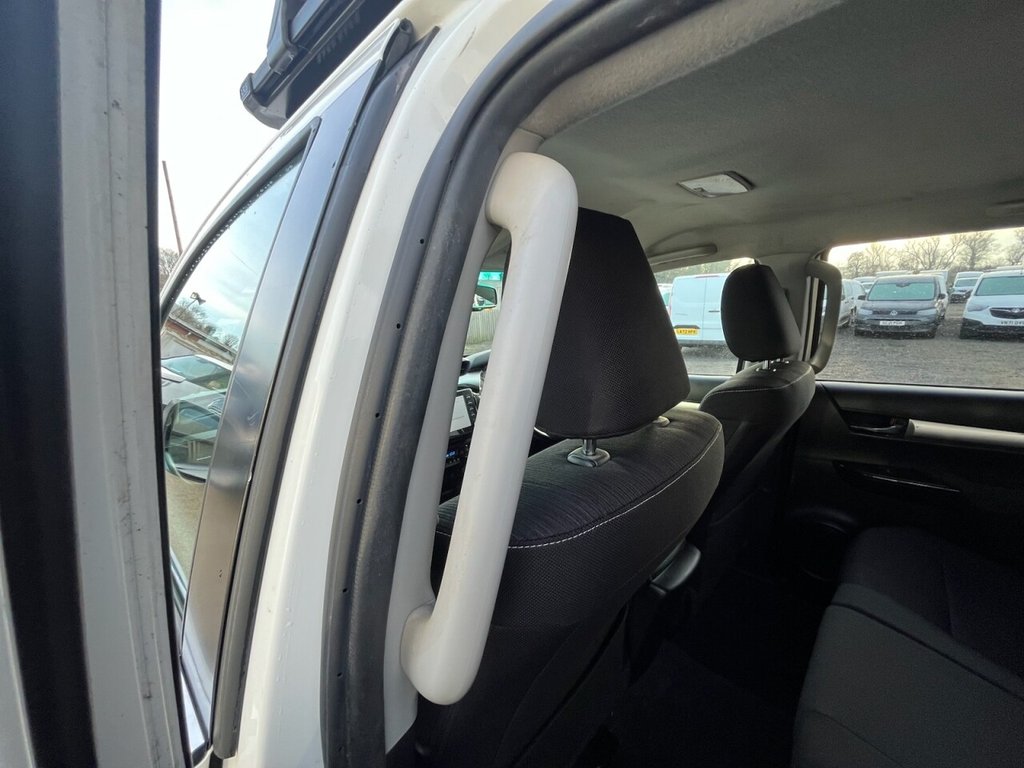 Used Toyota Hilux 2022 for sale - 77153300: Photo 33