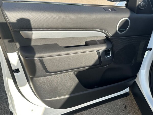 Used Land Rover Discovery 2024 for sale - 74570404: Photo 32