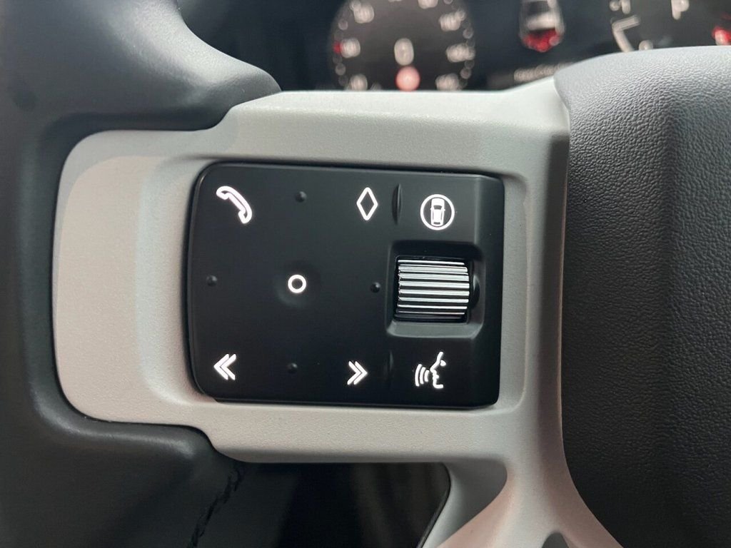 Used Land Rover Defender 2025 for sale - 77499037: Photo 44