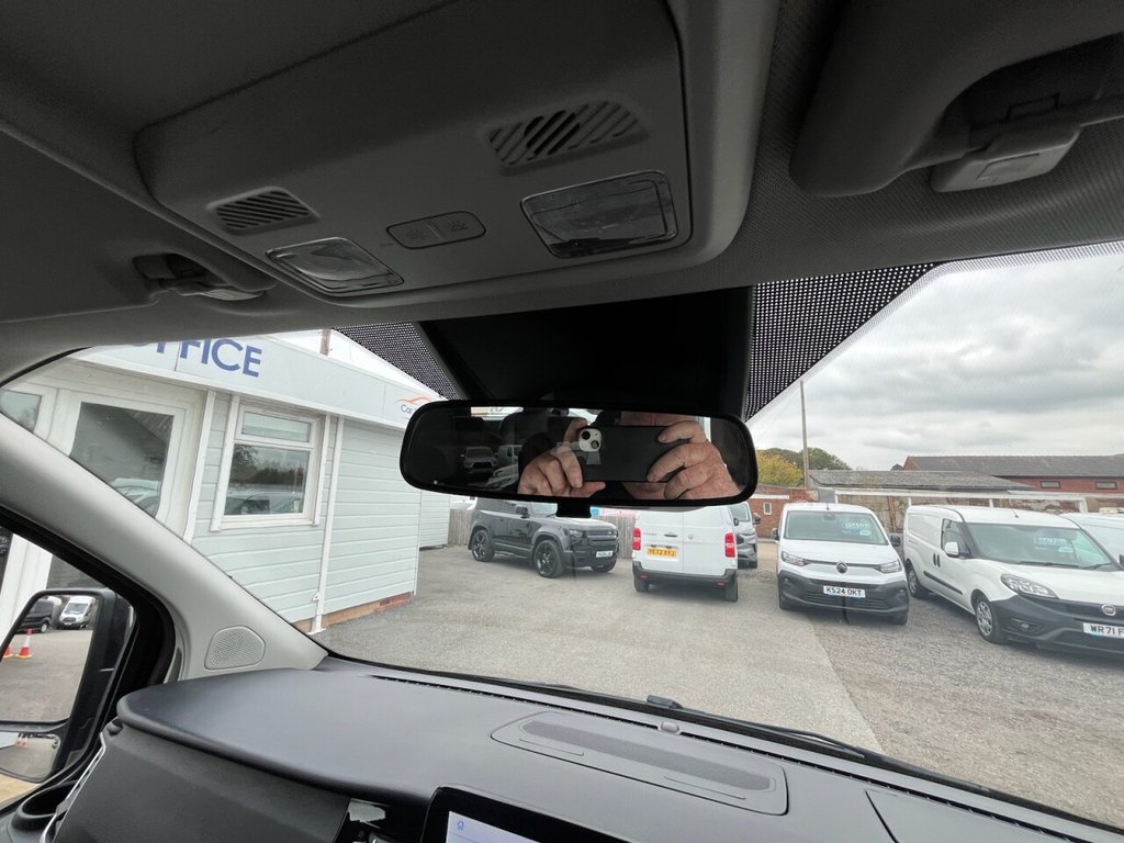 Used Ford Tourneo Custom 2022 for sale - 76245301: Photo 37