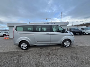 Used Ford Tourneo Custom 2022 for sale - 76686100: Photo