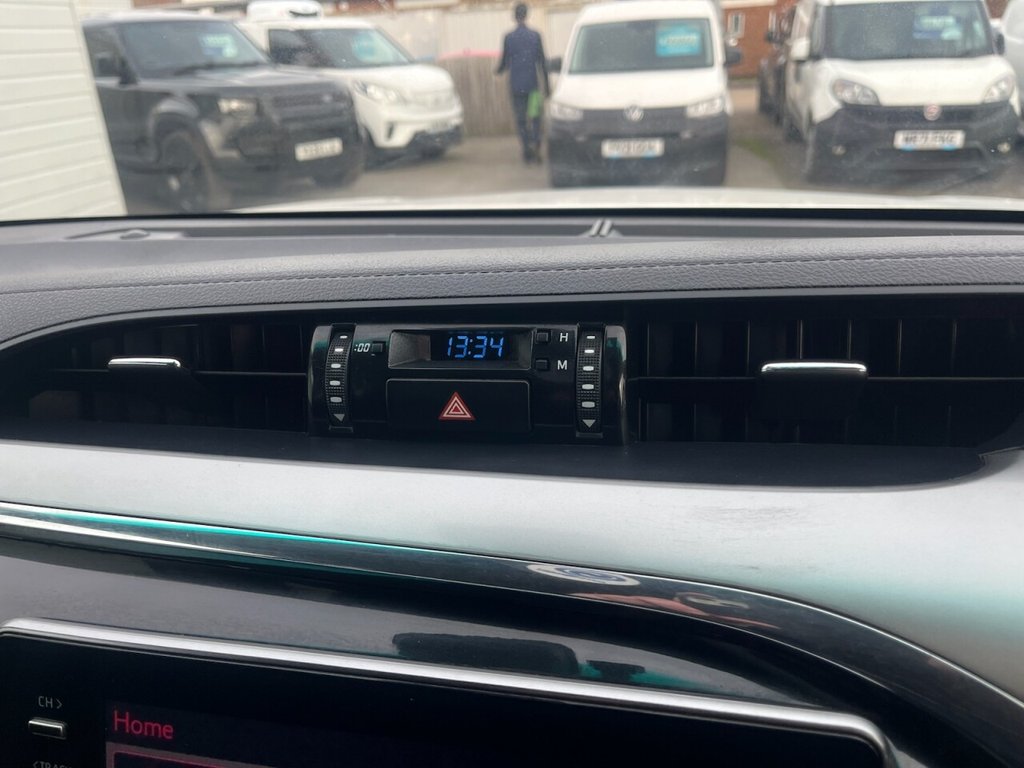 Used Toyota Hilux 2021 for sale - 76417474: Photo 34