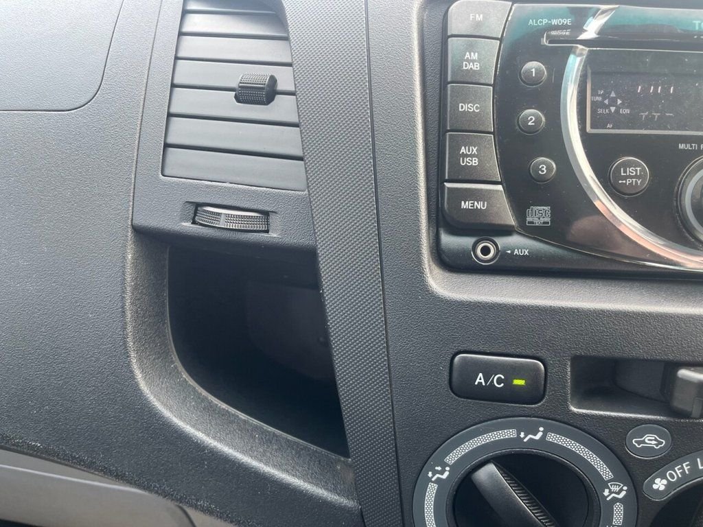 Used Toyota Hilux 2011 for sale - 76481883: Photo 18