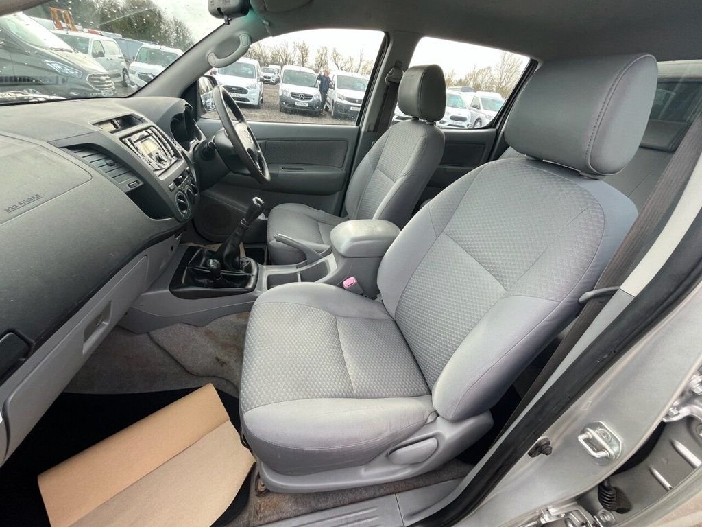 Used Toyota Hilux 2011 for sale - 76481883: Photo 36