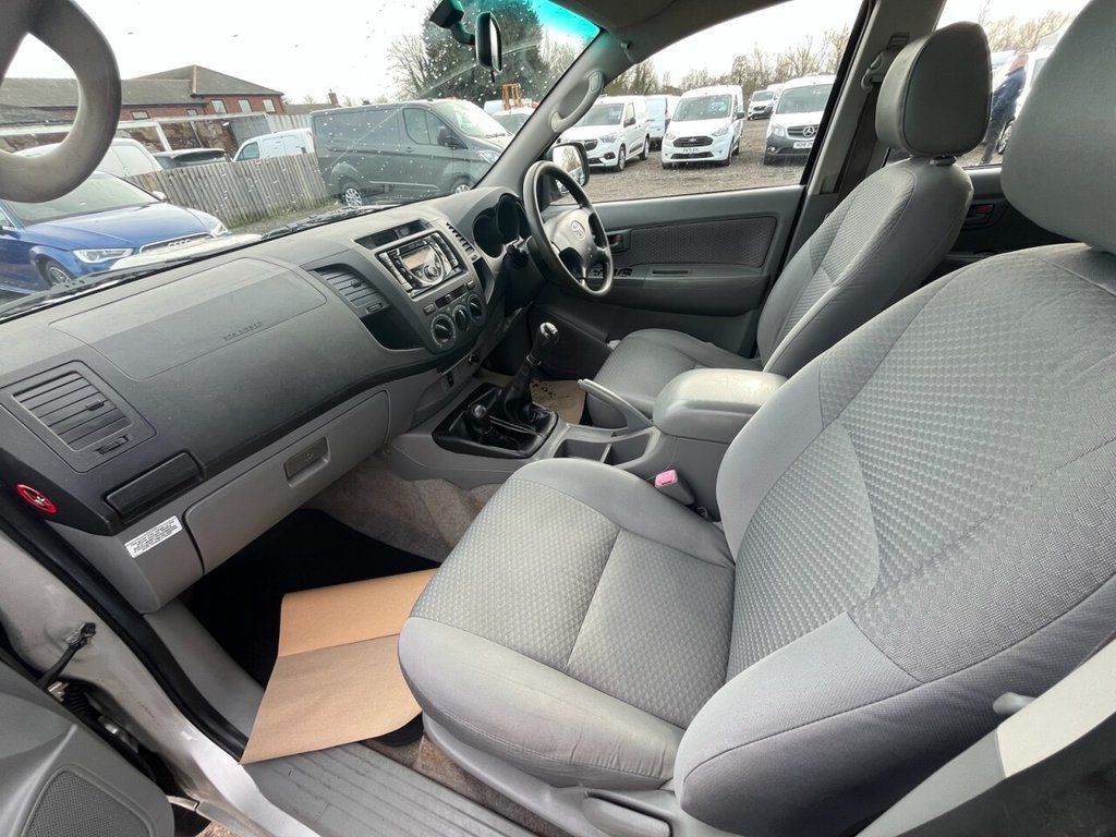 Used Toyota Hilux 2011 for sale - 76481883: Photo 37