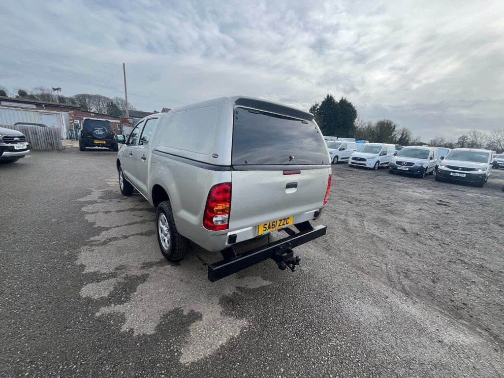 Used Toyota Hilux 2011 for sale - 76481883: Photo 4