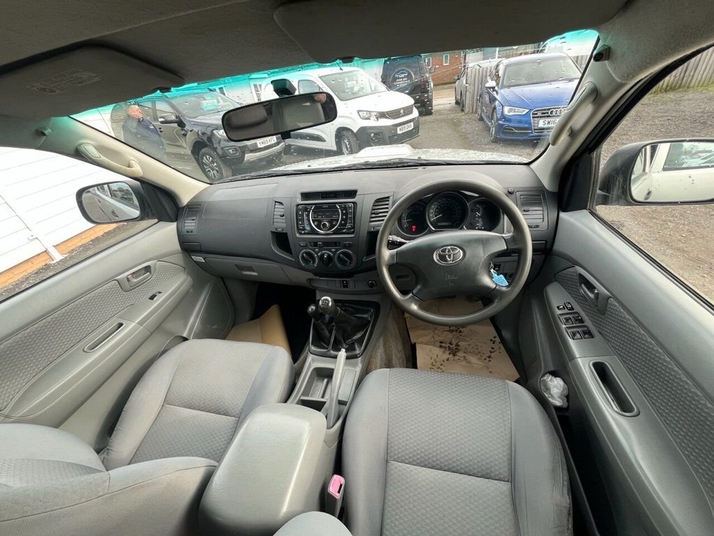 Used Toyota Hilux 2011 for sale - 76481883: Photo 6