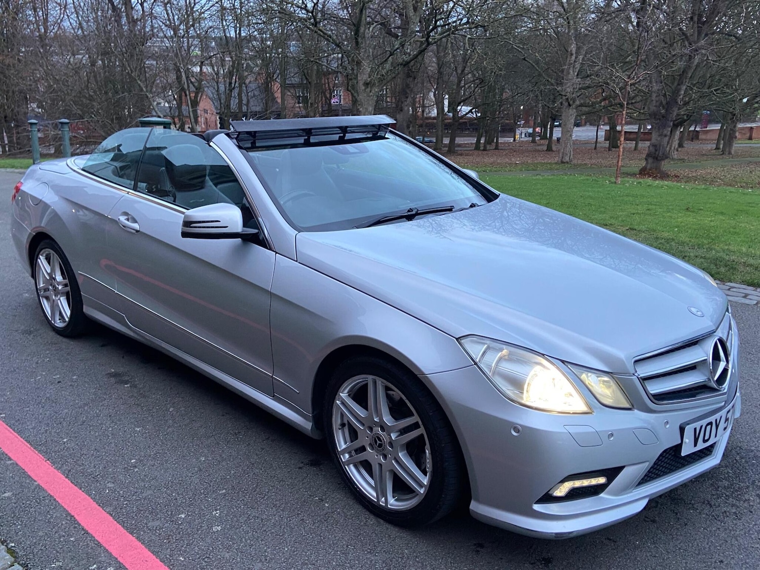 Used Mercedes-Benz E Class 2010 for sale - 76976574: Photo 2