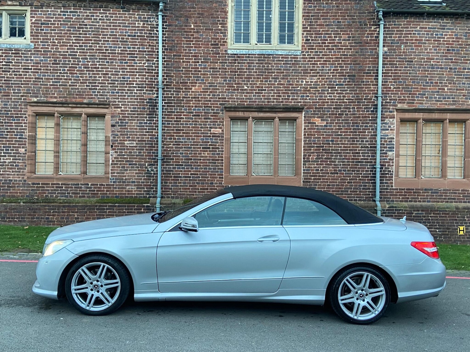 Used Mercedes-Benz E Class 2010 for sale - 76976574: Photo 5