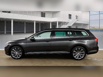Used Volkswagen Passat 2020 for sale - 76597089: Photo