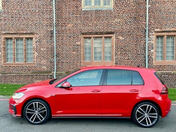 Used Volkswagen Golf 2019 for sale - 76440587: Photo