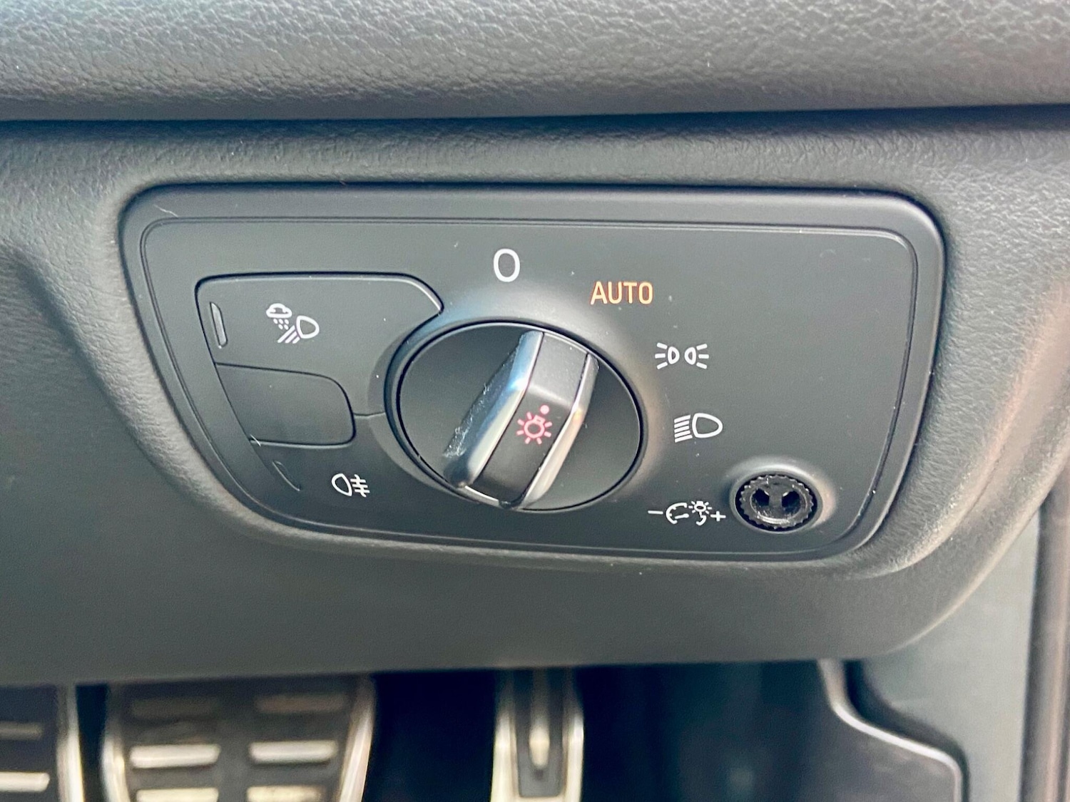 Used Audi A6 Avant 2015 for sale - 76094110: Photo 15