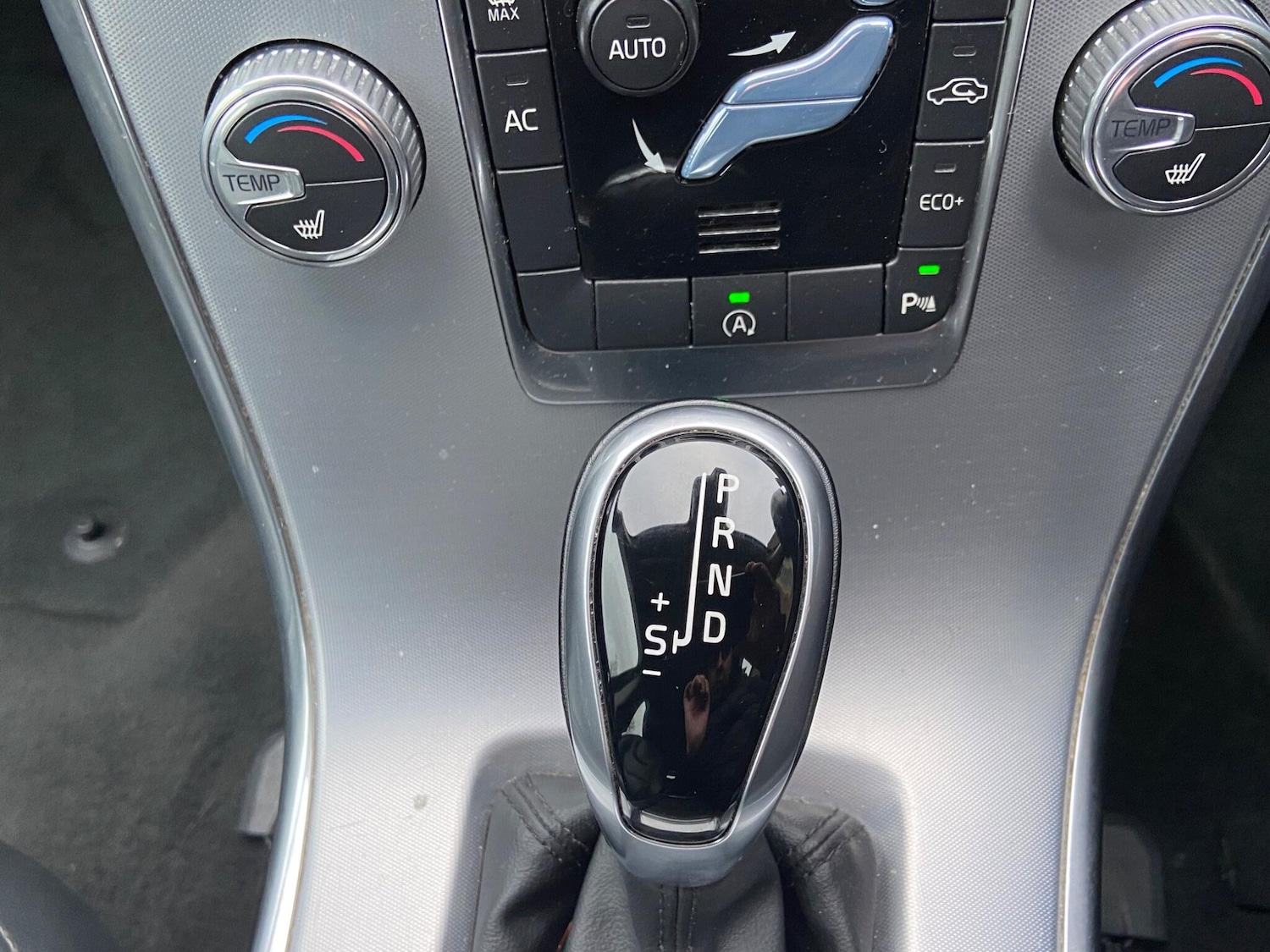 Used Volvo XC60 2017 for sale - 77633000: Photo 16