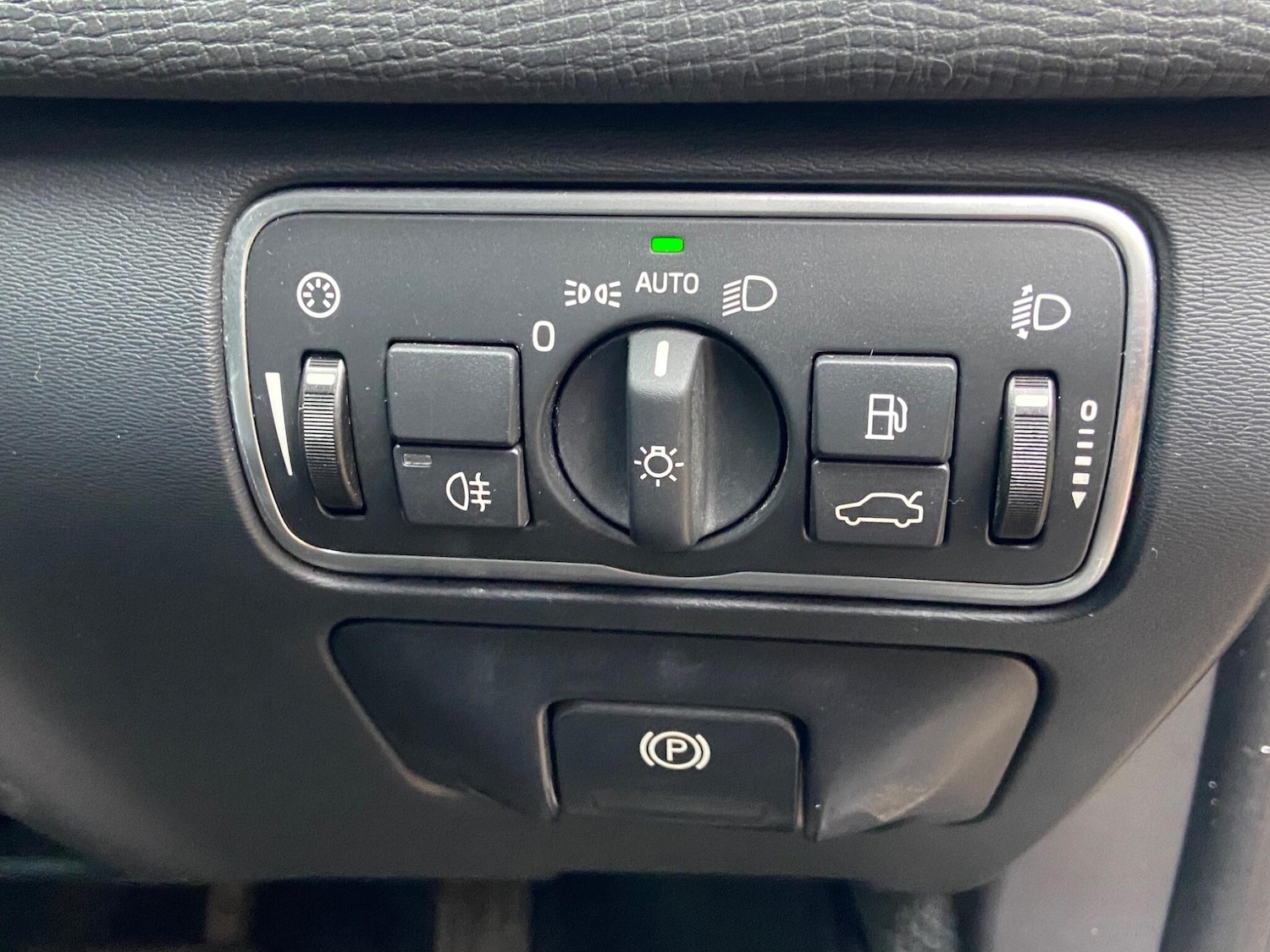 Used Volvo XC60 2017 for sale - 77633000: Photo 20